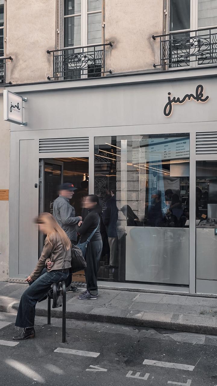 Junk Marais is now open.

📍 38 rue de Saintonge, Paris 75003
🕒 Mon-Sun: 12:00 pm - 10:30pm

#smashburgers #parisrestaurant #junkburgers #openingrestaurant
